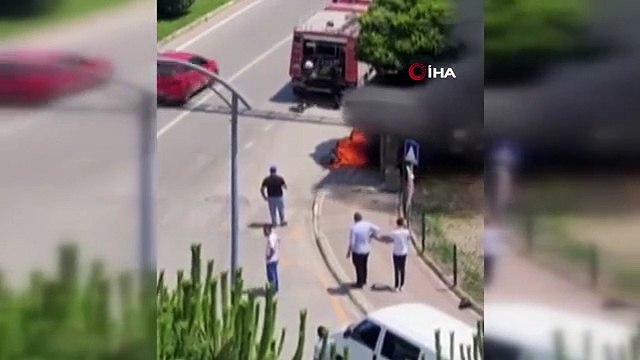 Seyir halindeki motosiklet alev alev yandı