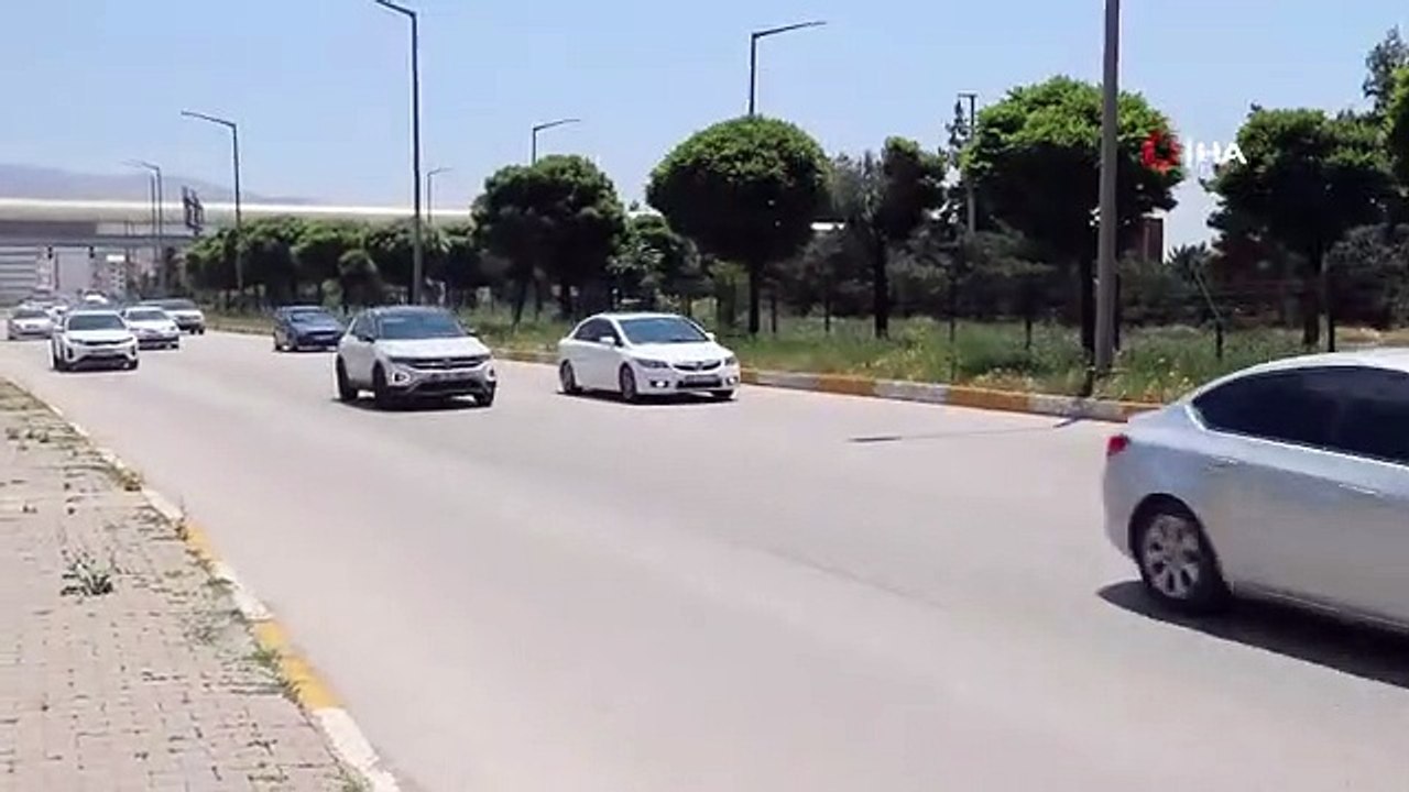 Afyonkarahisar-Antalya karayolunda bayram dönüş yoğunluğu