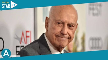 Download Video: Mort d'Alan Arkin : les stars américaines lui rendent hommage