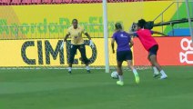 منتخب البرازيل لكرة القدم للسيدات يتدرب استعدادا لكأس العالم