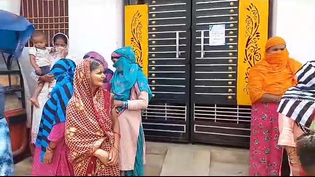 2 दर्जन घरों में धमकी भरा पोस्टर चस्पा कर लिखा- ‘हैलो मैं-जेड-ए-..., अब हमसे आप लोगों को कौन बचाएगा’