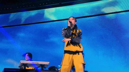 YOASOBI Performs 'The Blessing' at 2023 Arena Tour 🎶