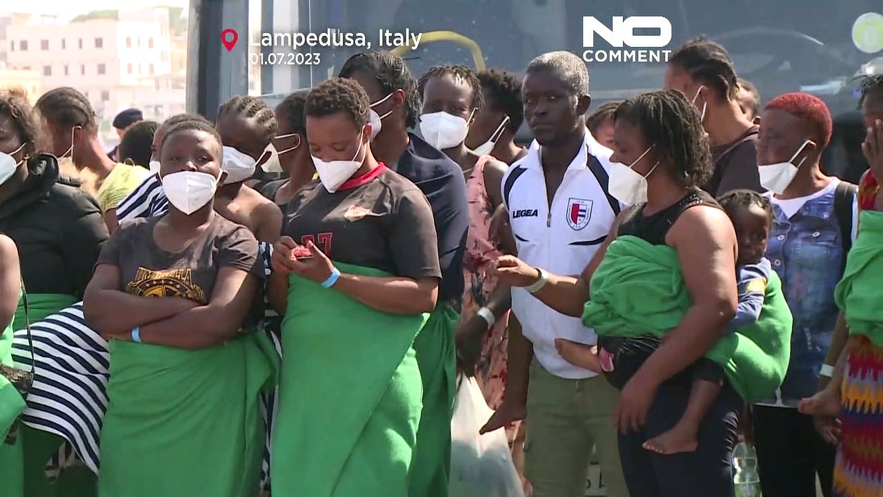 WATCH: Hundreds more migrants arrive to Lampedusa island