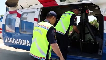 Contrôle du trafic assisté par hélicoptère par des équipes de gendarmerie à Mersin