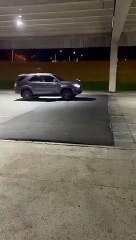 En el aeropuerto JMC de Rionegro un reductor de velocidad sin señalización es un peligro para los conductores-1
