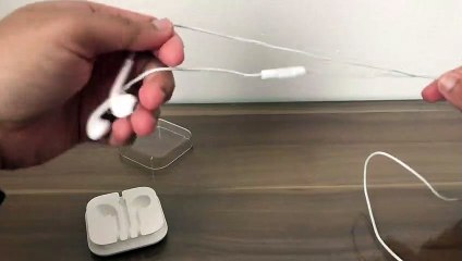 How to CLEAN Your Apple EarPods the Correct Way - Basic Tutorial | New