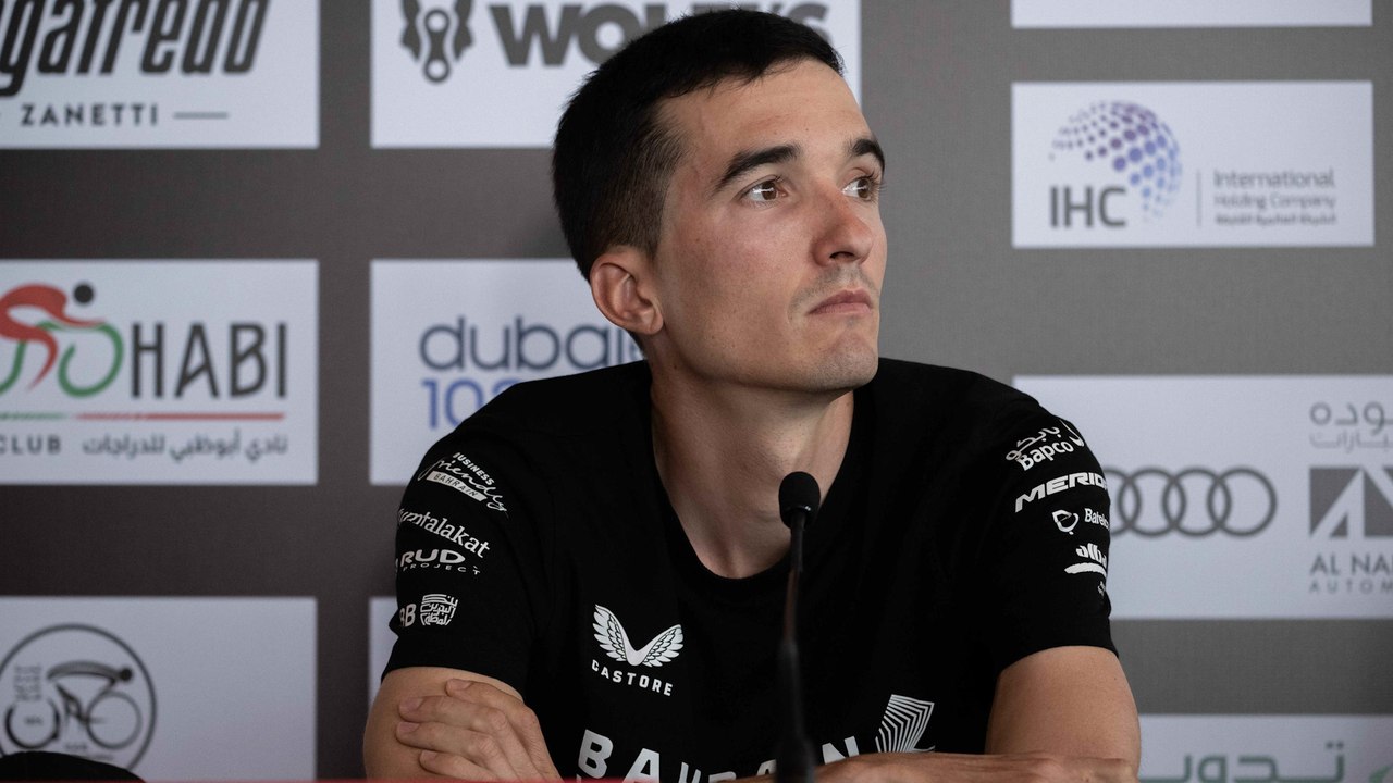 Tour de France : le beau geste de Pello Bilbao en hommage à Gino Mäder, son coéquipier décédé