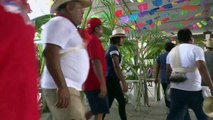 رئيس بلدية في المكسيك يتزوّج من أنثى تمساح ضمن احتفالات تقليدية قديمة