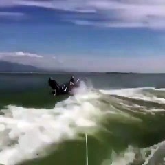 Petit tour en bouée vraiment extrême...