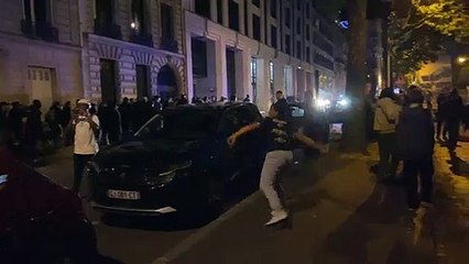 Comoção na França após ataque à casa de prefeito na 5ª noite de distúrbios