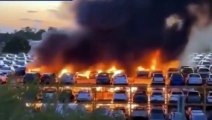 Fransa yangın yeri! Marsilya'da göstericiler sıfır araçları ateşe verdi