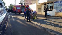 Homem fica ferido ao sofrer queda de bicicleta na Rua Olindo Periolo