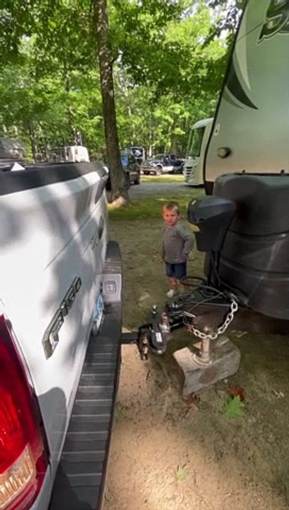 Tiny Expert Perfectly Aligns Trailer Hitch