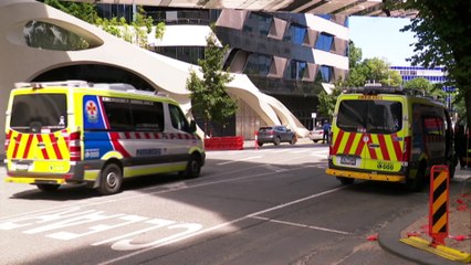 Vic government defends decision to cut hospital programs