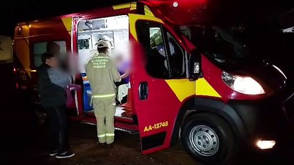 Idosa lesiona ombro durante queda no banheiro no Santa Felicidade