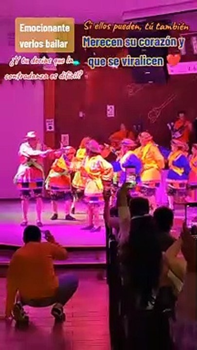 ¡Con toda la actitud! Abuelitos causan furor con sus pasos de contradanza