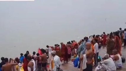 मुंगेर: गुरु पूर्णिमा के अवसर पर श्रद्धालुओं ने गंगा में लगाई आस्था की डुबकी, देंखे वीडियो