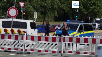 Un escuadrón antibombas desactiva una bomba de 250 kg de la Segunda Guerra Mundial