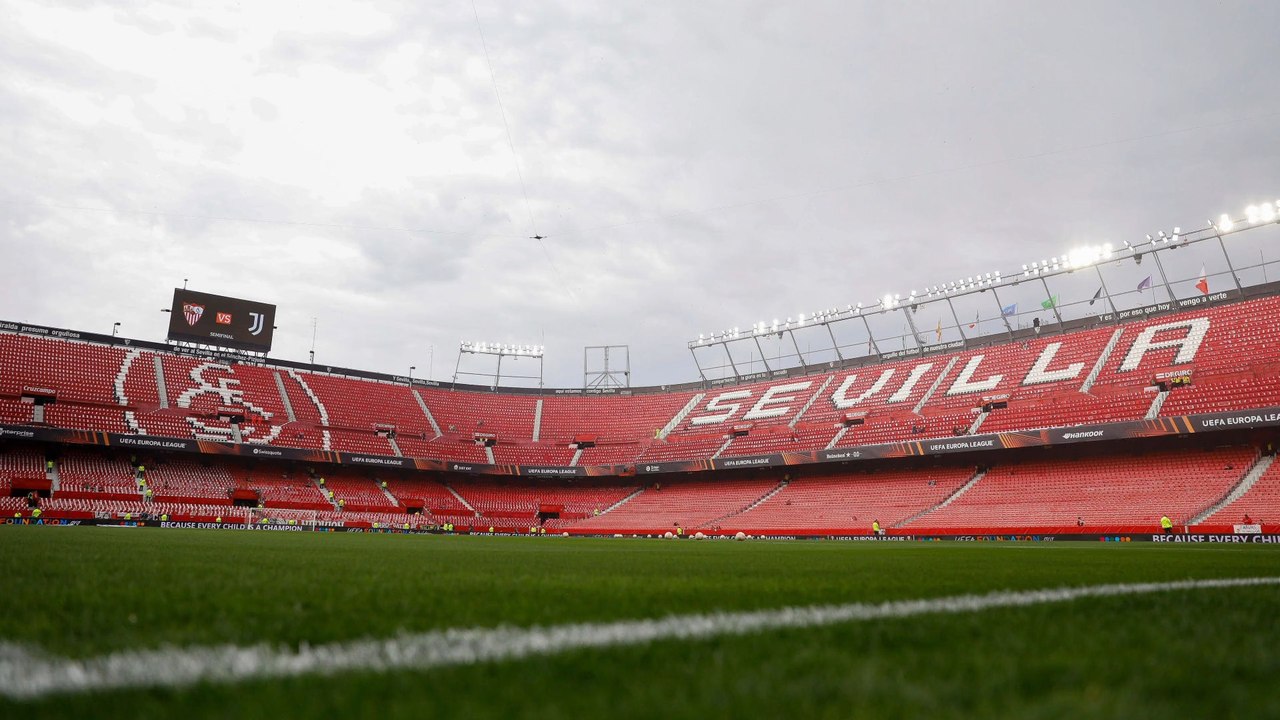 Kurios: Kriselnder Topklub setzt alle Spieler auf Transferliste!