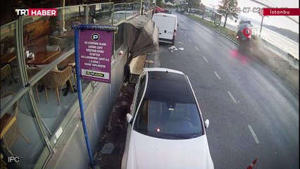 Taklalar attığı cipten sağ çıktı, ortalık savaşa alanına döndü