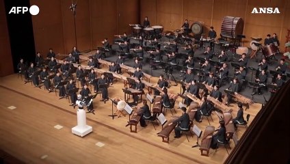 Download Video: Corea del Sud, robot dirige un'orchestra a Seoul