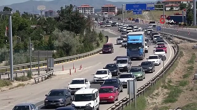 Bayram bilançosu netleşti: 43 ilin geçiş güzergahından 800 bin araç geçiş yaptı