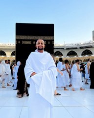 طالب باكستاني يذهب إلى الحج سيرًا على الأقدام!