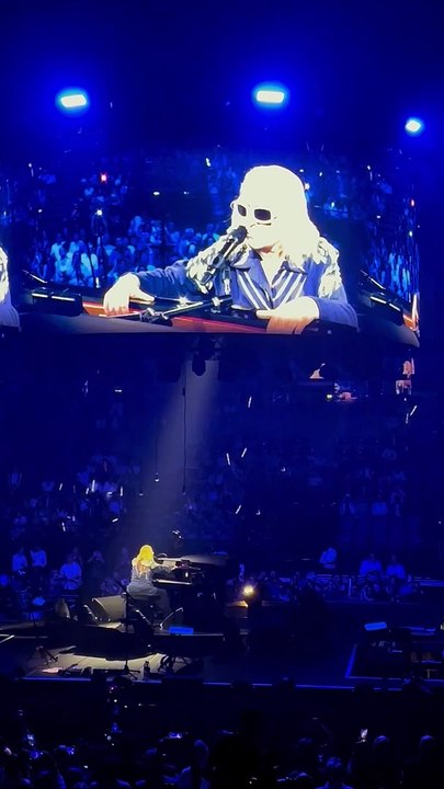 Agacé, Michel Polnareff répond aux critiques sur sa voix en plein concert