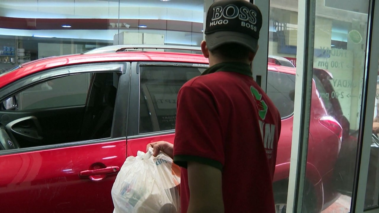 Um drive-thru para entregar coisas para reciclar