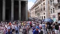 Roma, visitatori in coda al Pantheon per gli ultimi giorni di ingresso gratuito