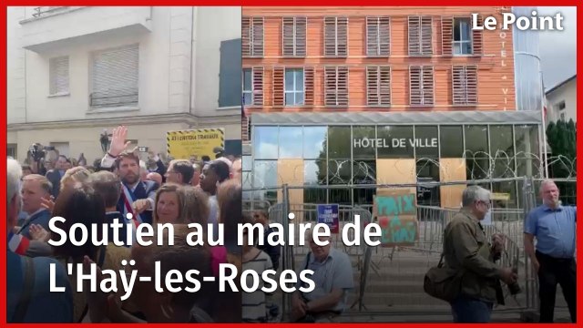 L'Haÿ-les-Roses : rassemblement en soutien au maire