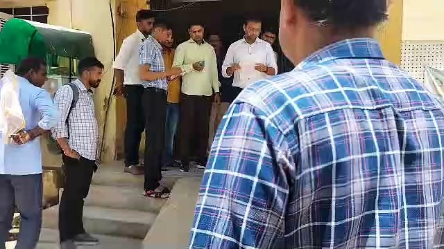 दौसा. जीवित दिव्यांग को मृत घोषित कर पेंशन की बंद, अब कार्यालयों के चक्कर काटने को मजबूर