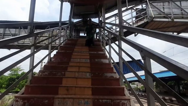 स्टील सिटी भिलाई का एक ऐसा स्टेशन, जहां बुजुर्ग एक प्लेटफार्म से दूसरे में नहीं जा पाते