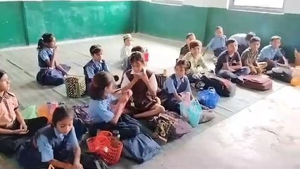 स्वर्ग में धाम फिर भी शिक्षा विभाग में कर रहे काम