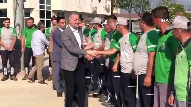 Vielen Dank für den Besuch von Präsident Taban bei den Mitarbeitern, die während der Feiertage Überstunden gemacht haben