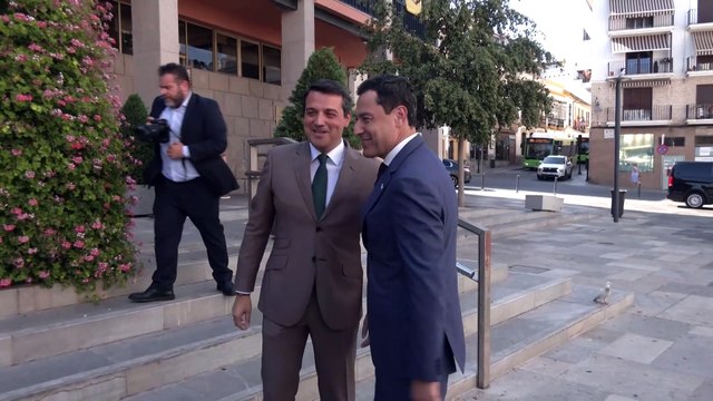 Moreno apuesta por sinergia entre administraciones para lograr progreso y bienestar en Córdoba