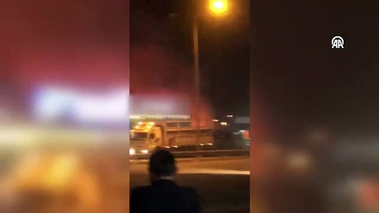 Yıldırım düşmesi sonucu yangın çıkan arazideki mahsul zarar gördü