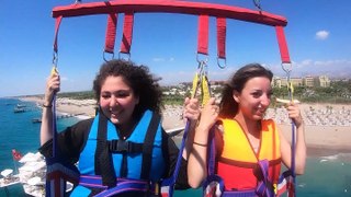 parasailing uçan komik kızlar #4