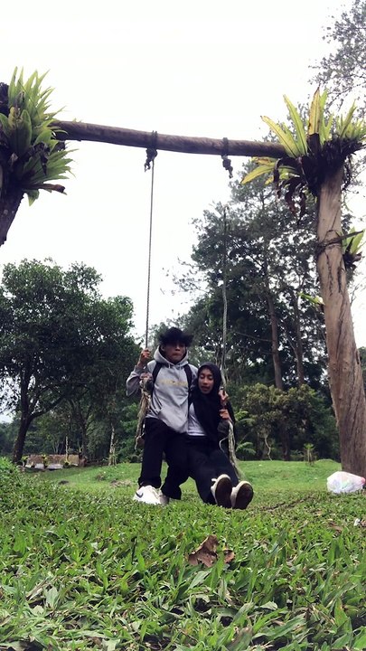 Romantic Swing Fail
