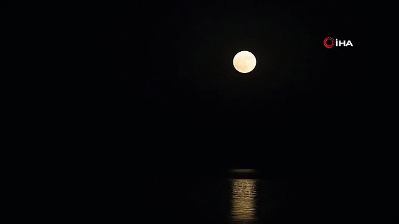 Vollmond verzaubert im Vansee