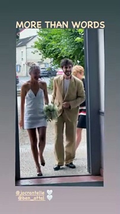 Charlotte Gainsbourg et Yvan Attal apparaissent au mariage de leur fils Ben avec Jordane Crantelle dans une vidéo tournée par Mademoiselle Agnès à la mairie.