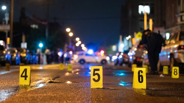 Cuatro muertos y dos menores heridos en un tiroteo en Filadelfia