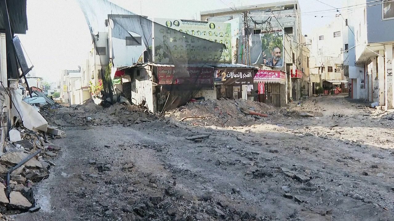 مشاهد الدمار في مخيم جنين بعد توغل الجيش الإسرائيلي