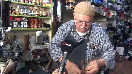 'Eskici Dede' 58 yıldır yaptığı ayakkabı tamirciliğini son nefesine kadar sürdürmek istiyor