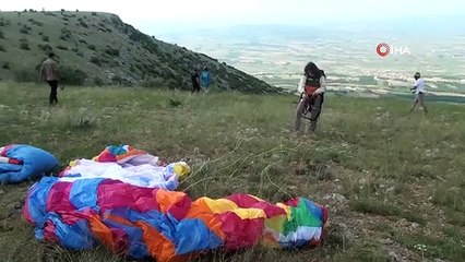 Les quartiers de Denizli deviennent les favoris des amateurs de parapente