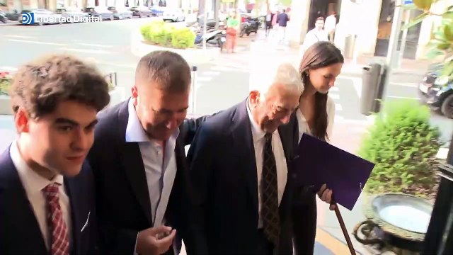 Vargas Llosa, hospitalizado por covid desde el pasado sábado