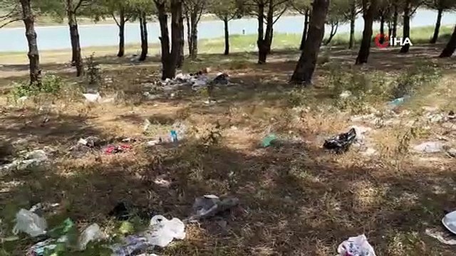 İstanbul’da tatilcilerden geriye çöp yığını kaldı