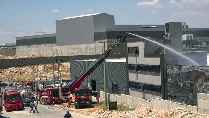 Gaziantep'te fabrikada yangını! Göz gözü görmüyor, ekipler müdahale ediyor