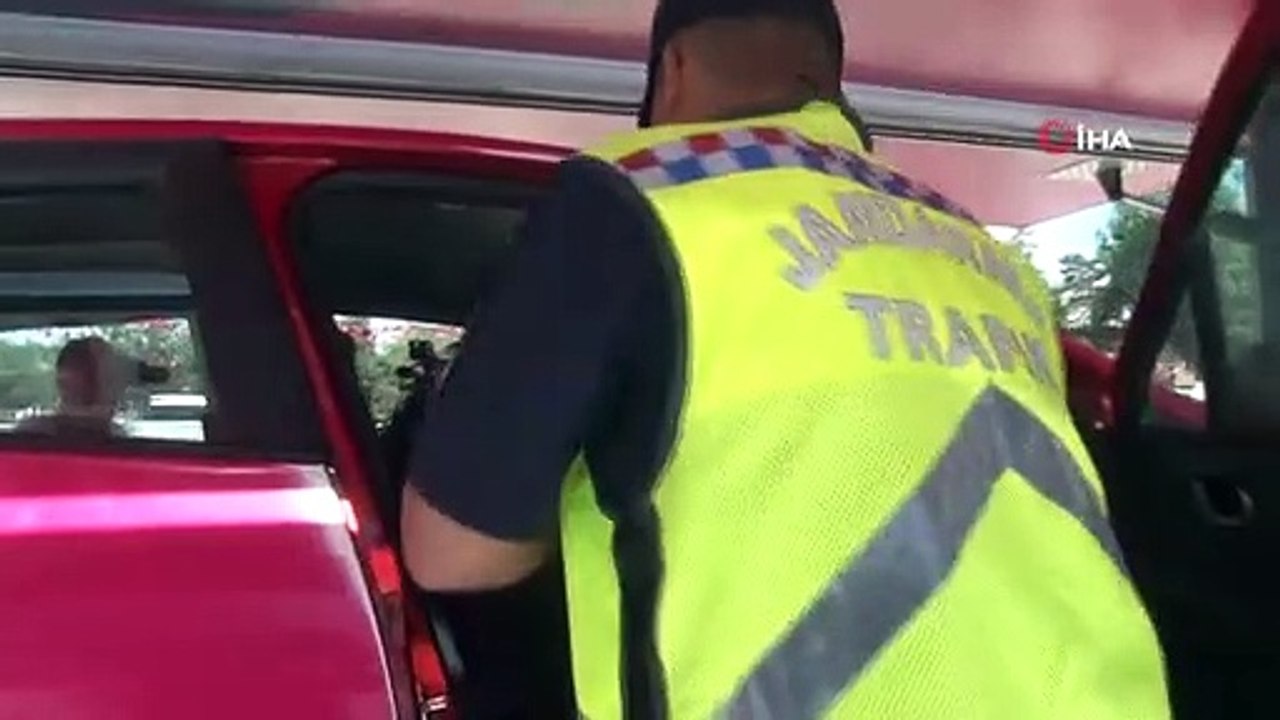 Erzurum'da Emniyet Kemeri Simülasyon Aracı ile Trafik Eğitimi Verildi