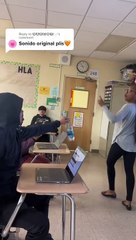 Jovem adormece durante aula e a sua reação ao acordar já é viral